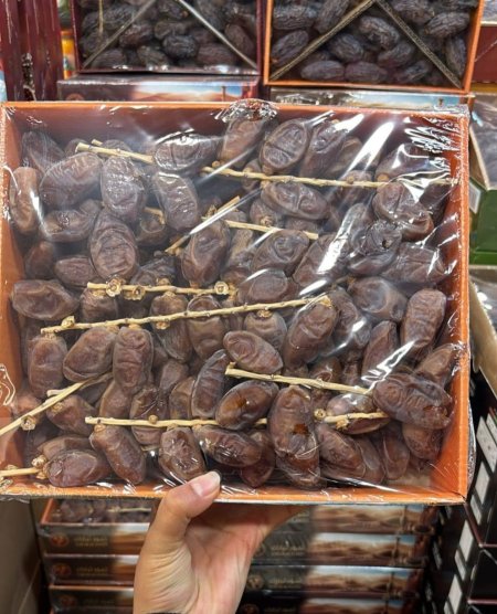 تمور عناقيد مجهول الحسن