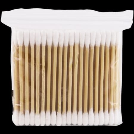 أعواد قطنية: عبوة أعواد لتنظيف الأذن.