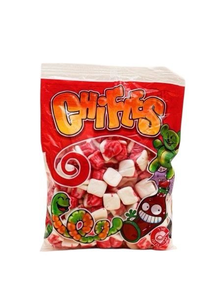 قطع مربعة بلونين أحمر وأبيض، بطعم الفراولة مع الكريمة.